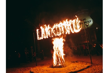 Cháy Cùng Lakkonku