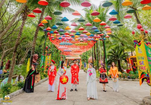 LỄ HỘI SẮC PHỤC